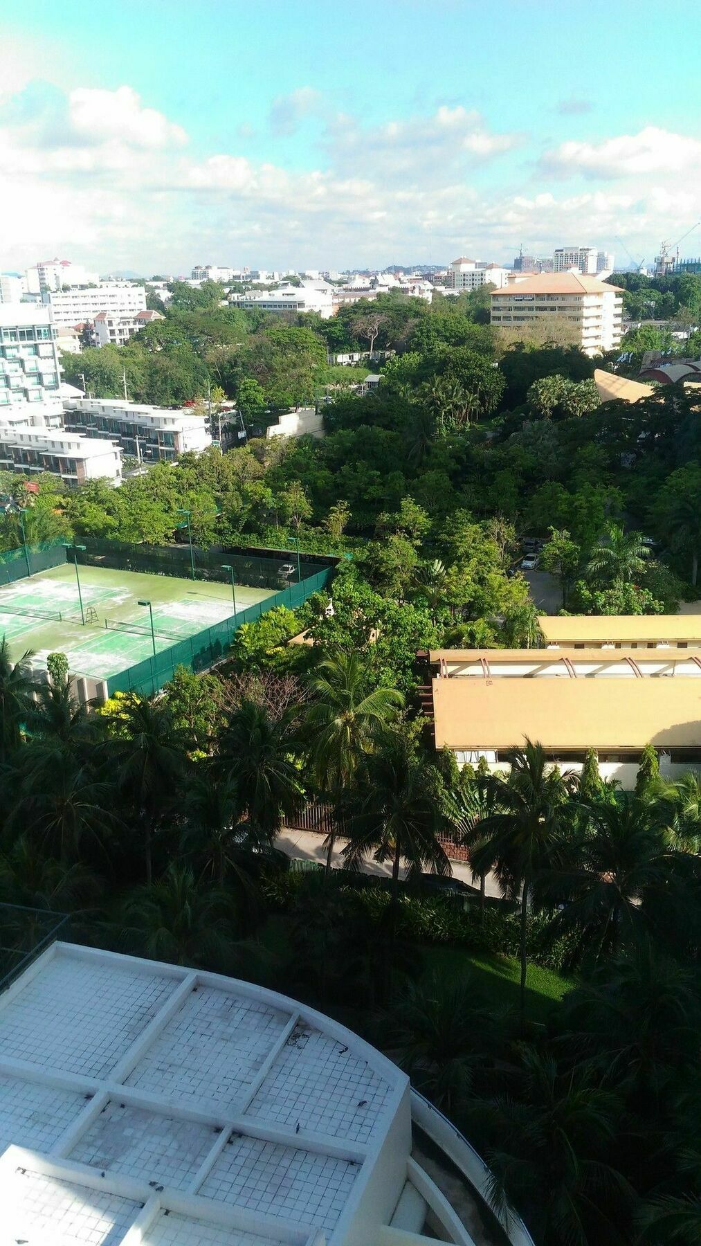 Sky Beach Apartment Pattaya Exterior photo
